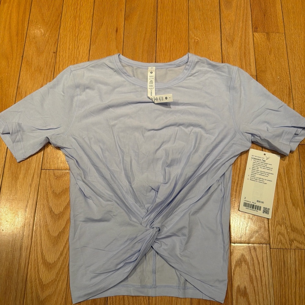 NWT LULULEMON CRESCENT TEE | Pastel Blue | Size 2